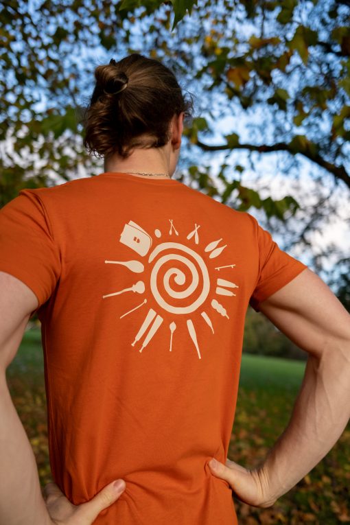 Organic cotton T-shirt with circular training tools design on the back